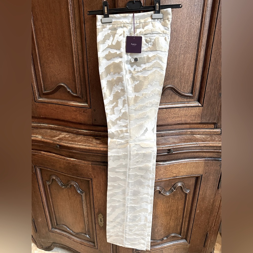 Asprey Pants; Size: 4; Color: Pale Gold Metallic